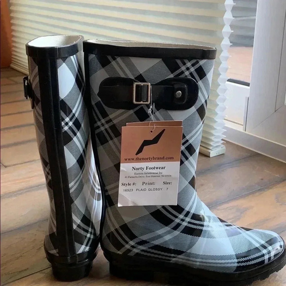 Norty Plaid MidCalf Rain Boots Size 7 New - Picture 2 of 5